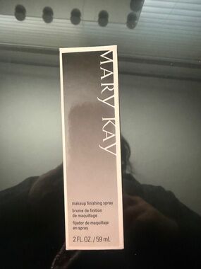 Mary Kay Makeup Finishing Spray Box in Black and White